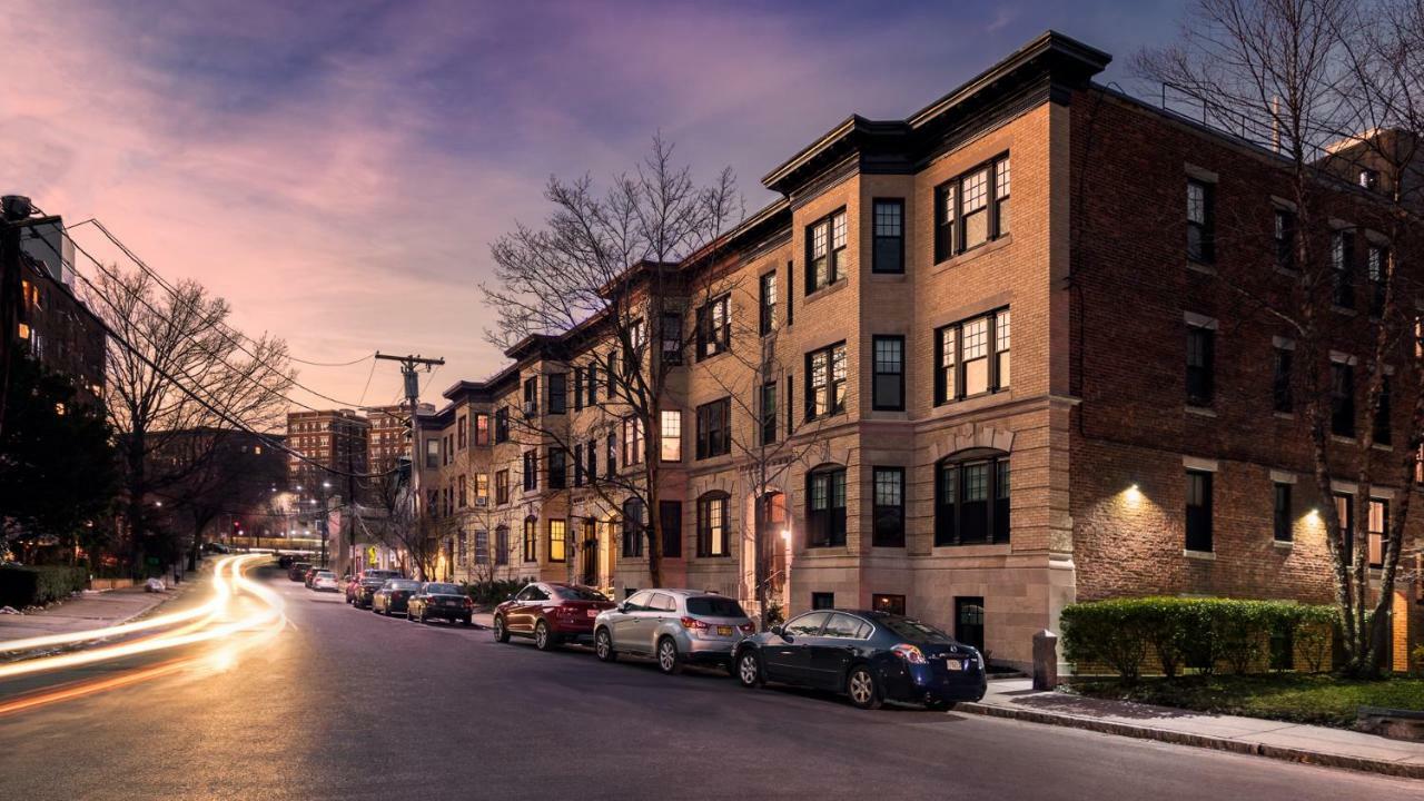 A Stylish Stay W/ A Queen Bed, Heated Floors.. #26 Brookline Buitenkant foto